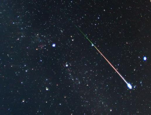 Ilustracja Astronomia: kiedy zobaczymy deszcz meteorytów / spadające gwiazdy / Perseidy w 2012? - Polishwords News